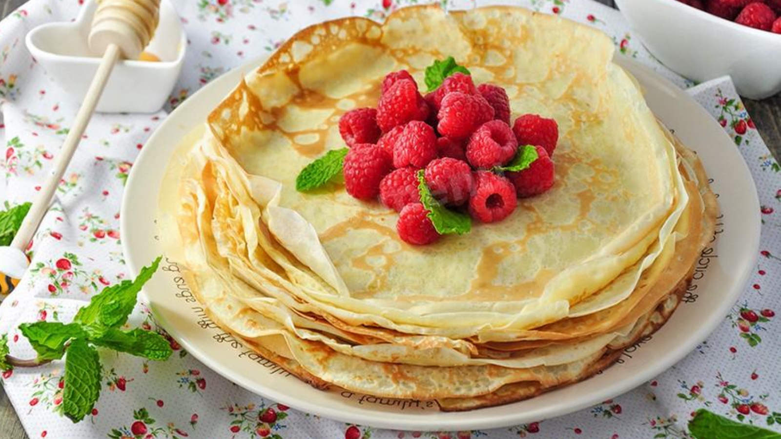 Рецепт блыны. Блины необычной формы. Блины на молоке. Блины фото. Какие блины самые лучшие.